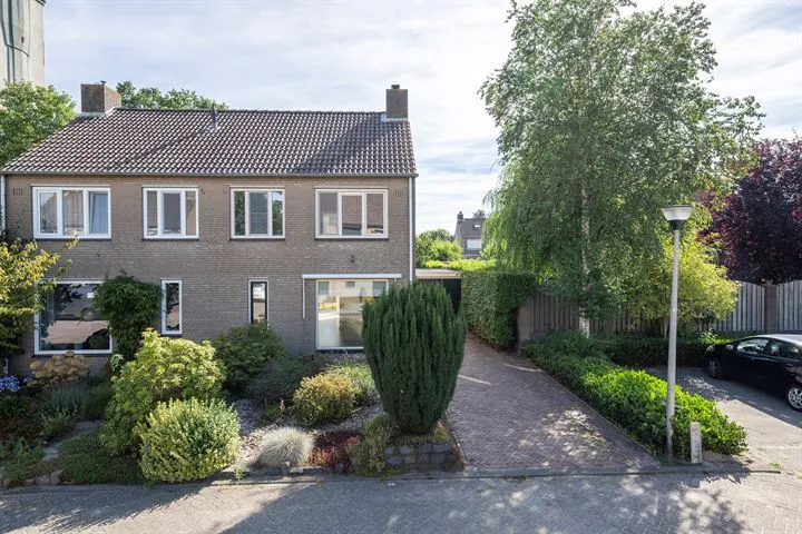 hertespring 44 etten leur