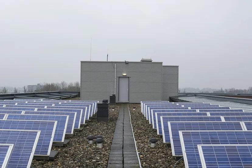 solar panels 2168757 1280