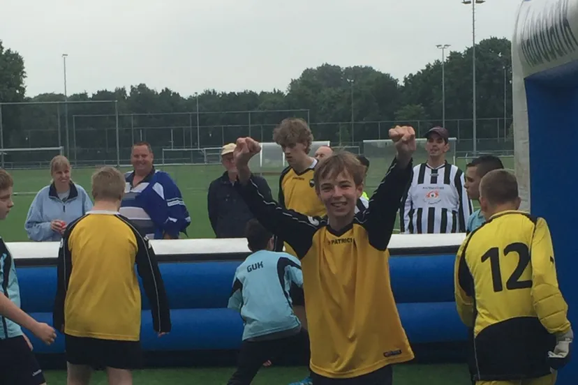 thumbnail foto persbericht g voetbal