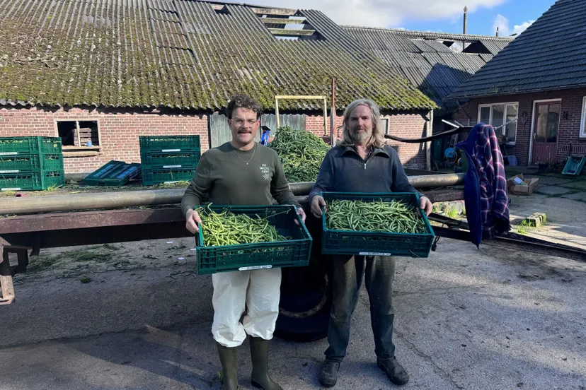 een blije boer kees en frank van no waste army