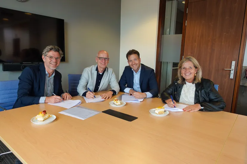 ondertekening overeenkomst rabobank avoord