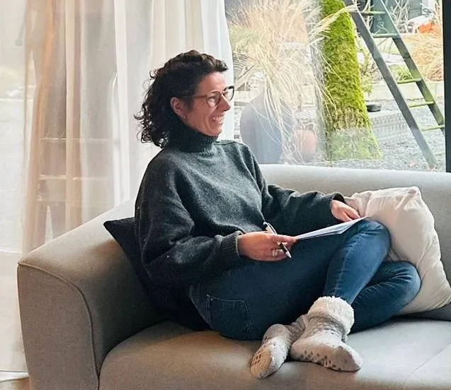 f69da534-4f22-423b-978f-44a126f6c3cb (004)