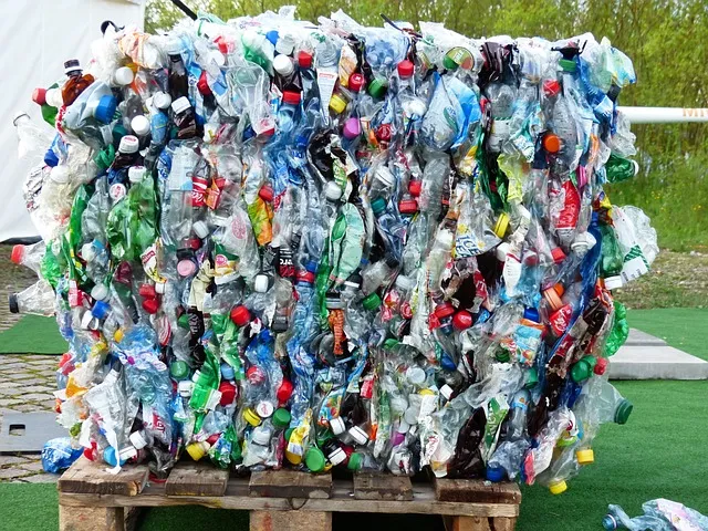 plastic bottles gfbf3bf154 640