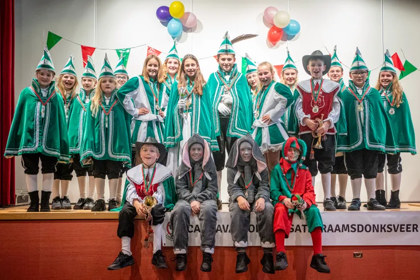 2024jeugdraadverkiezing 00827 groepsfoto