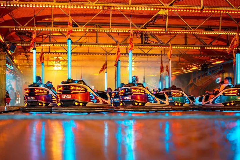 bumper cars 6482641 1280