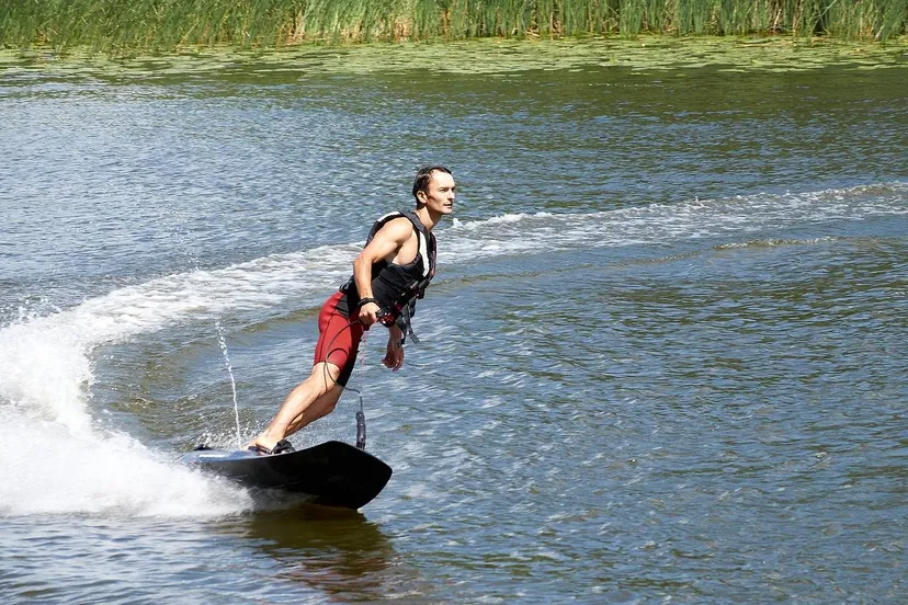 motorized water board 7585507 1280