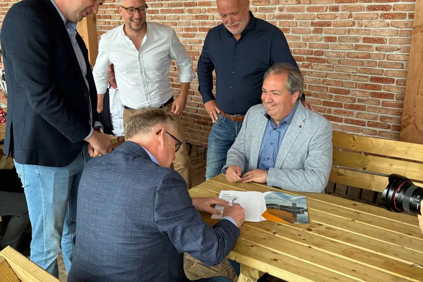 Foto ondertekening coalitieakkoord 2026-2030