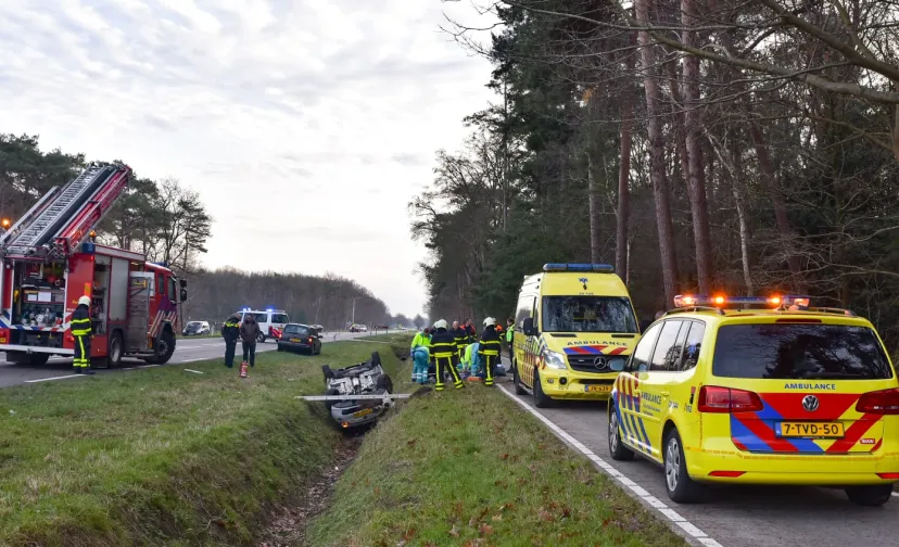 auto in sloot gilze