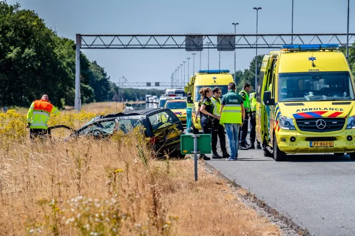 auto over de kop a58 tilburg