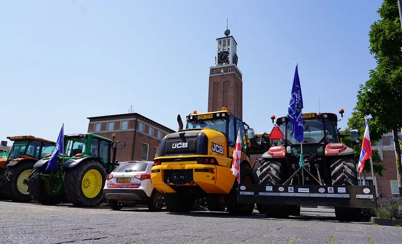 boeren voor gemeentehuis