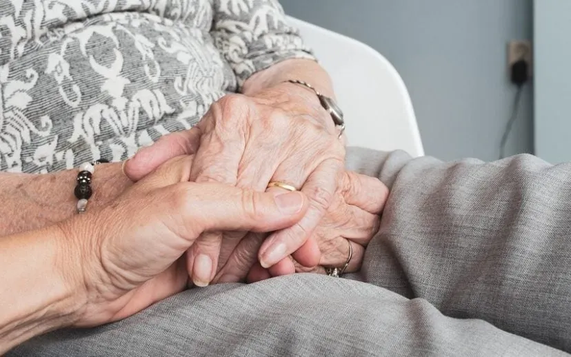 hands g96a80ef1e 1920 915x518 1