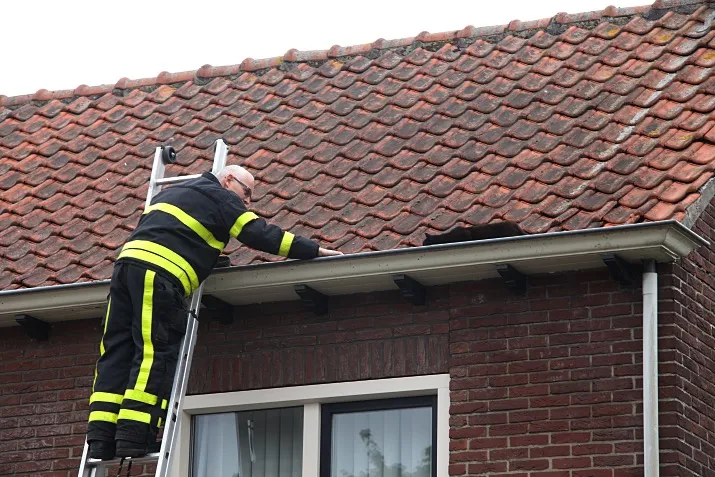 kat in dakgoot verkleind