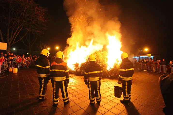 kerstboom verbranding rijen