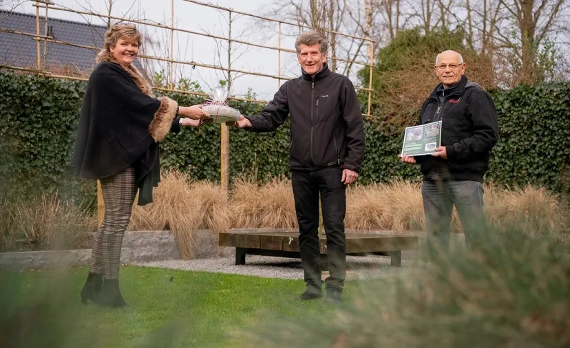 overhandiging vogelwaterbakje 10 jaar plantgoed actie29245