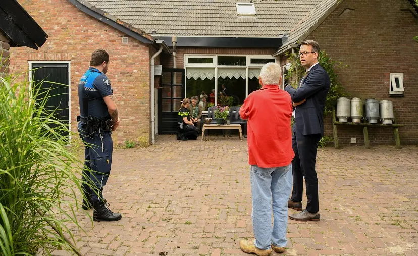 politieingesprekmetbewoners7 7 1141065