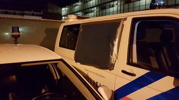 raam politie auto