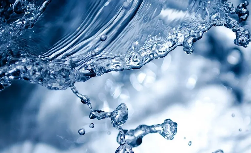 splashing 165192 960 720