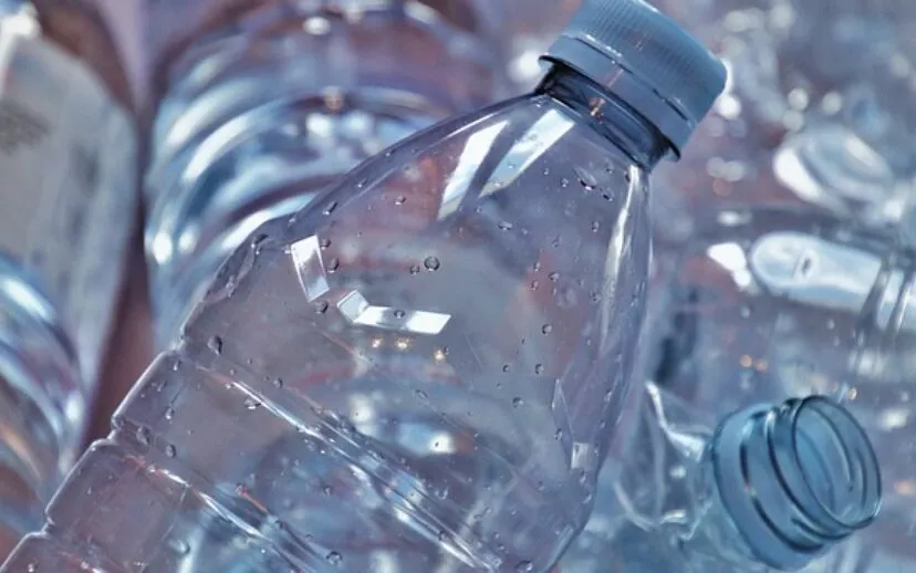 the bottle 5128607 640 915x518 1