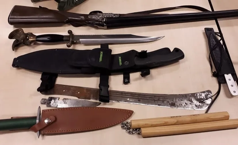 wapens in woning rijen