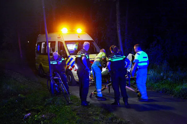 wielrenner gewond na val rijen
