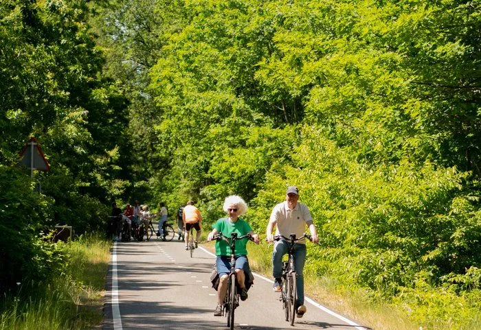 csm 2024 08 26 ac bn gr fiw insta burgerpeiling gr 5bc3eac193