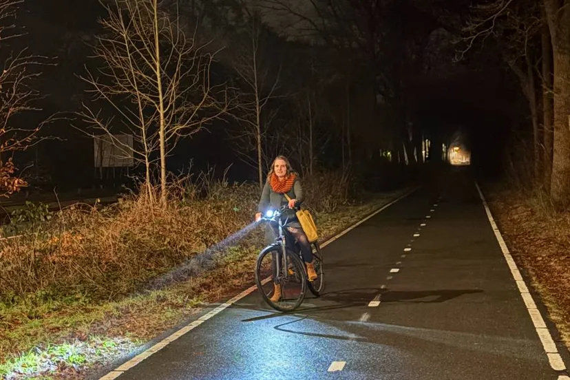 Jessie fiets-donker-vierkant