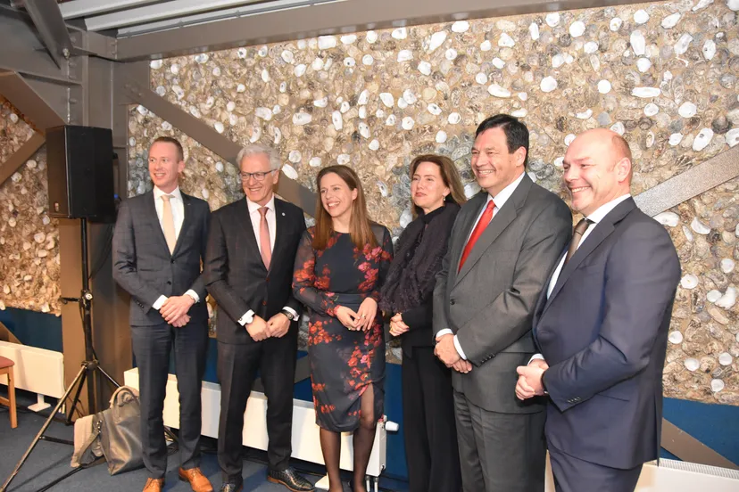 groepsfoto doorlaat brouwersdam kleiner