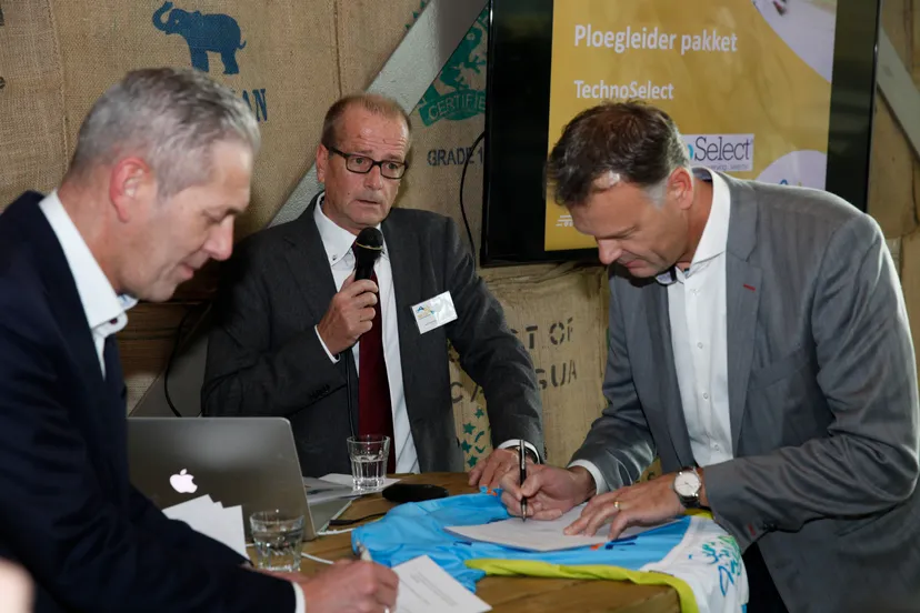 nk wielrennen persbijeenkomst