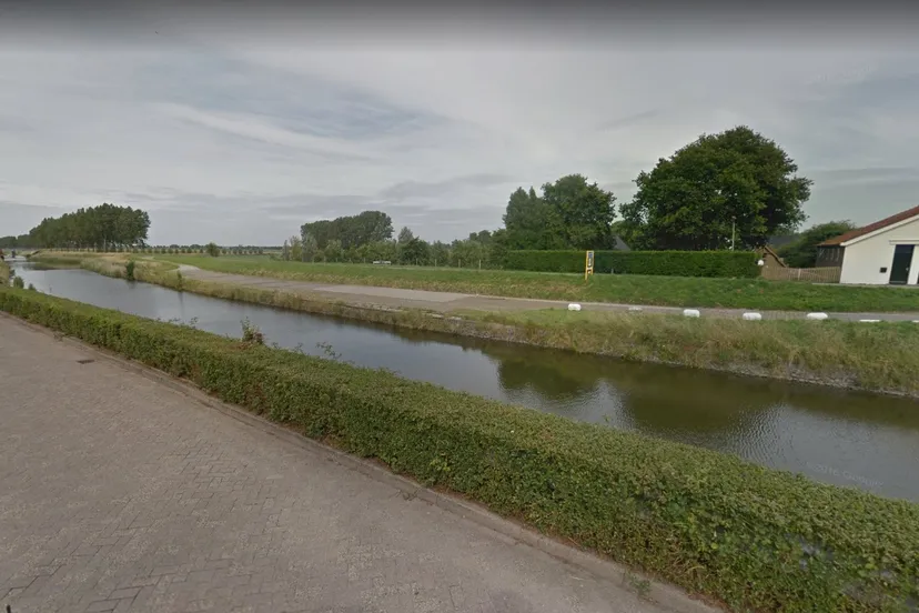 oever havenkanaal dirksland