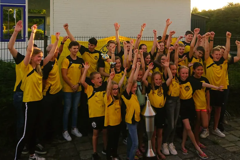 2019 06 15 schotejil 19e eilandbeker op rij