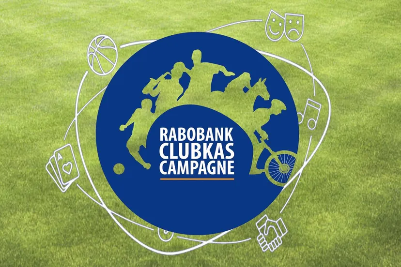 beeld rcc ronde logo op grasveld