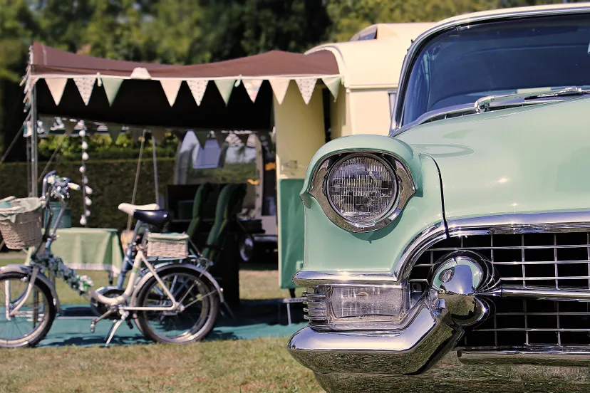 camping 4610085 1920