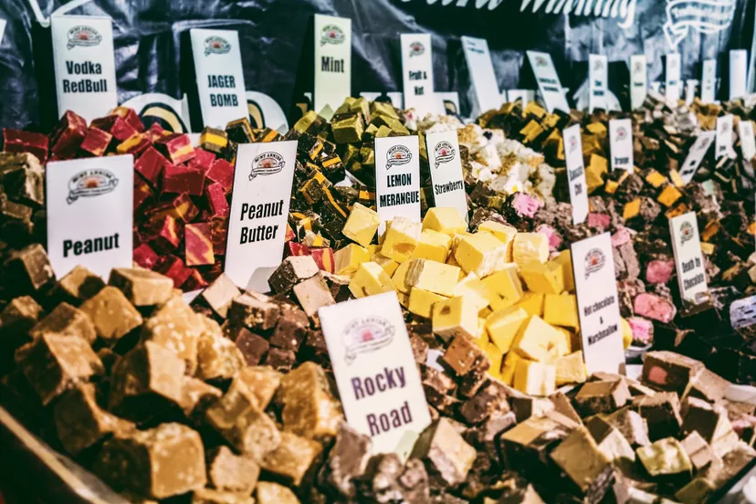 christmas market 2948673 1920