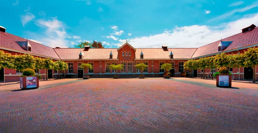 diekhuusgeheelplusplein900pixels