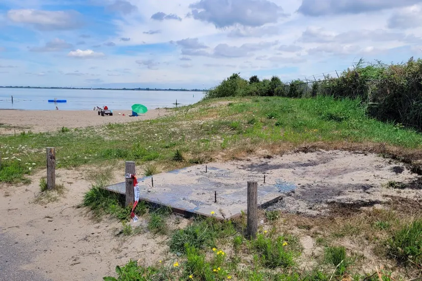 dixi strand stad aan t haringvliet