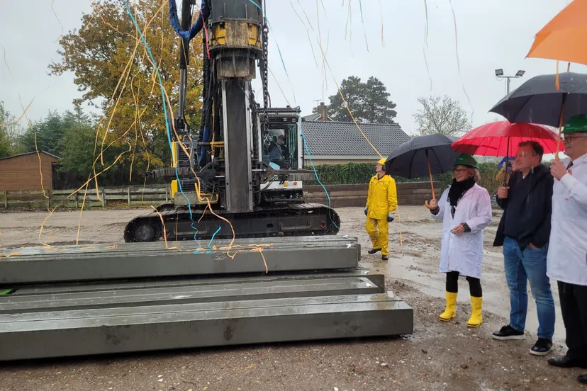 feestelijke start bouw kazerne stellendam