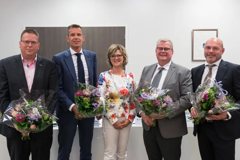 foto 1 nieuw college van burgemeester en wethouders