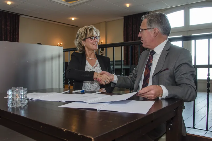 foto bij persbericht ondertekening handhavingsconvenant 2