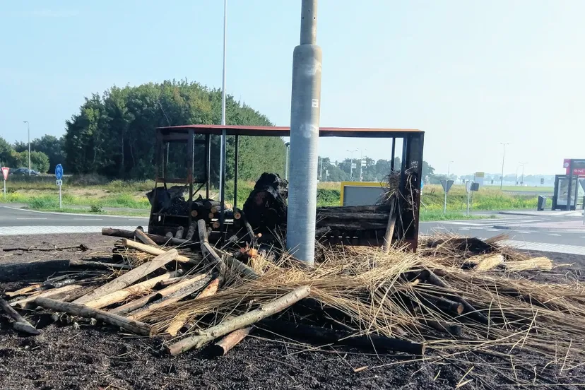 insectenhotel schaapsweg ooltgensplaat afgebrand