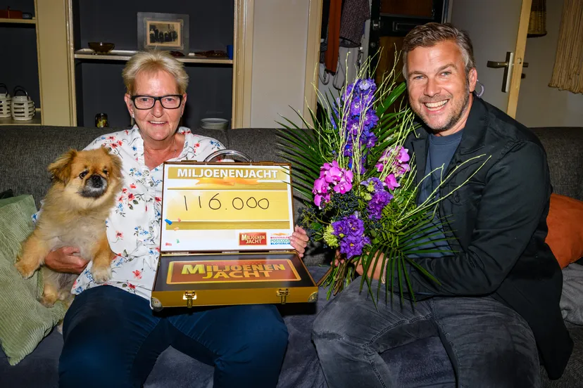 jeanet uit middelharnis zondagavond door winston gerschtanowitz verrast met 116000 euro