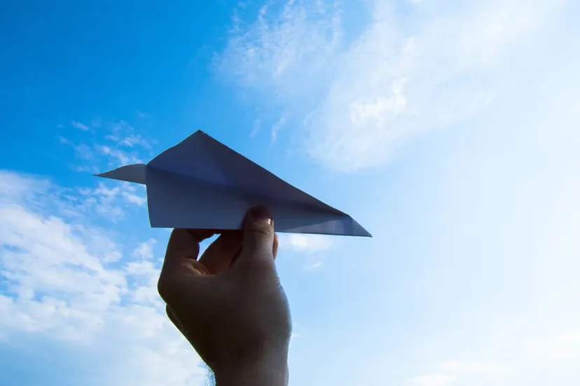 paper plane 1607340 1920