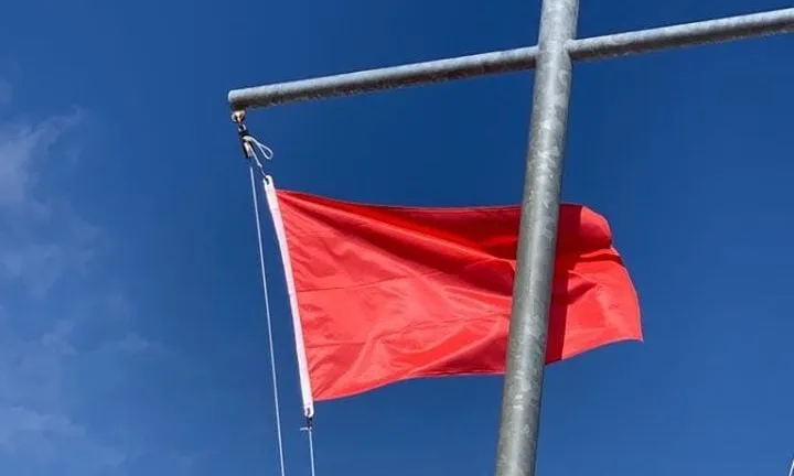 rode vlag e1565591051517