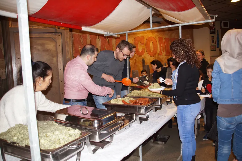 stamppottenavond roze overhemd is kok karkas