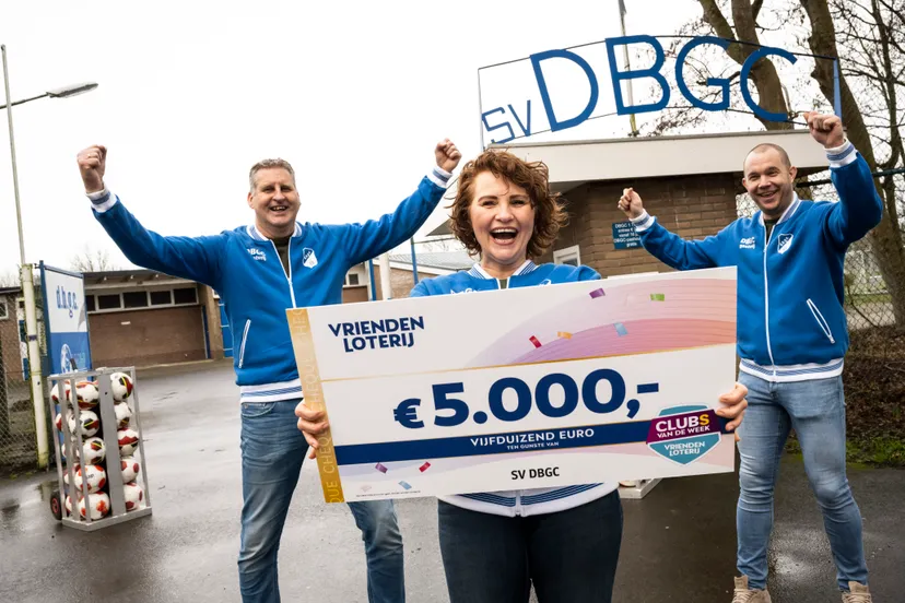 sv dbgc ontvangt cheque van 5000 euro van vriendenloterij