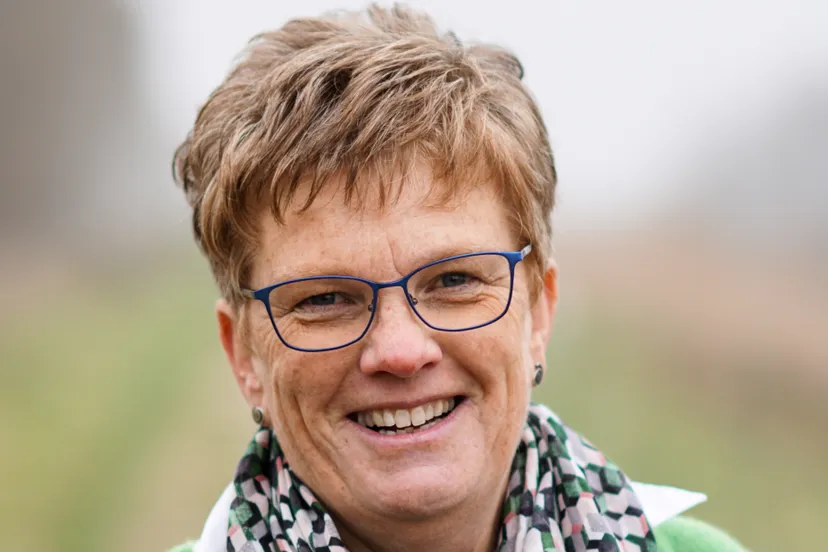 thea both e1539265602659