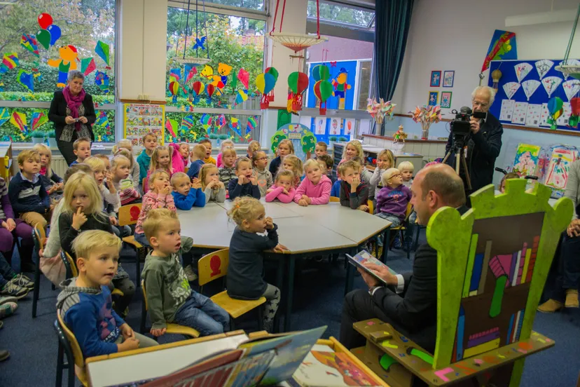 voorlezen bij de hoeksteen 5