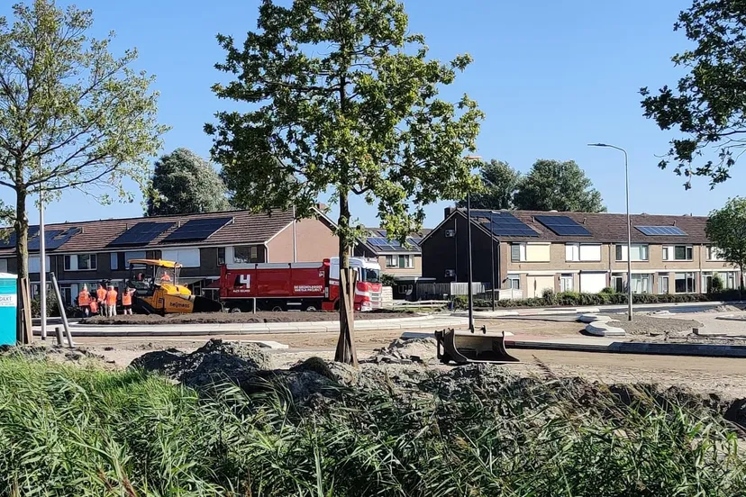 aanleg nieuwe rotonde middelharnis