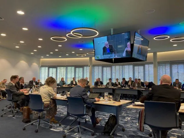 raadsvergadering rondeel middelharnis