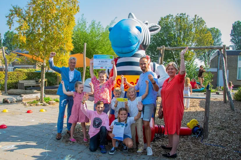 vierde label school op seef voor cjs kompas