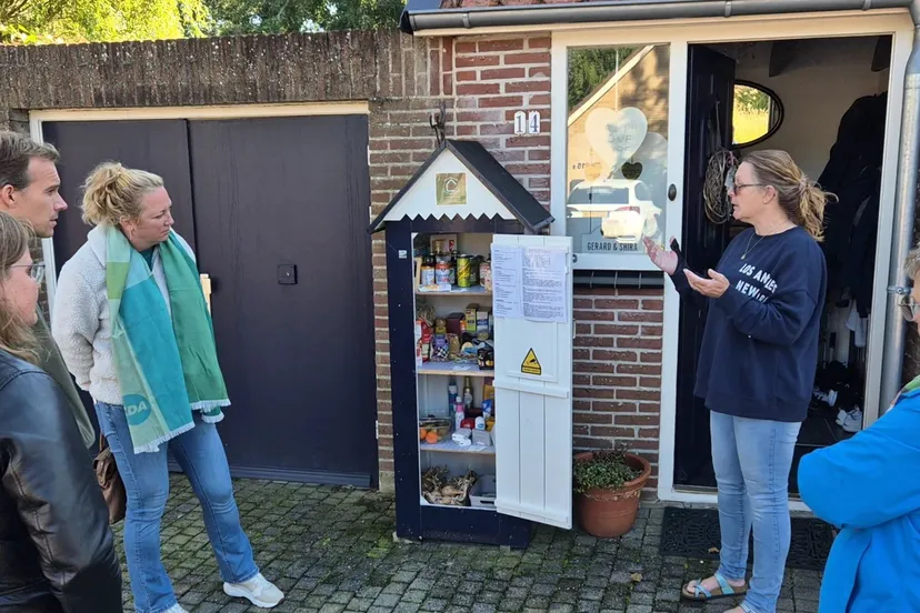 cda neemt een kijkje bij buurtkastje nieuwe tonge